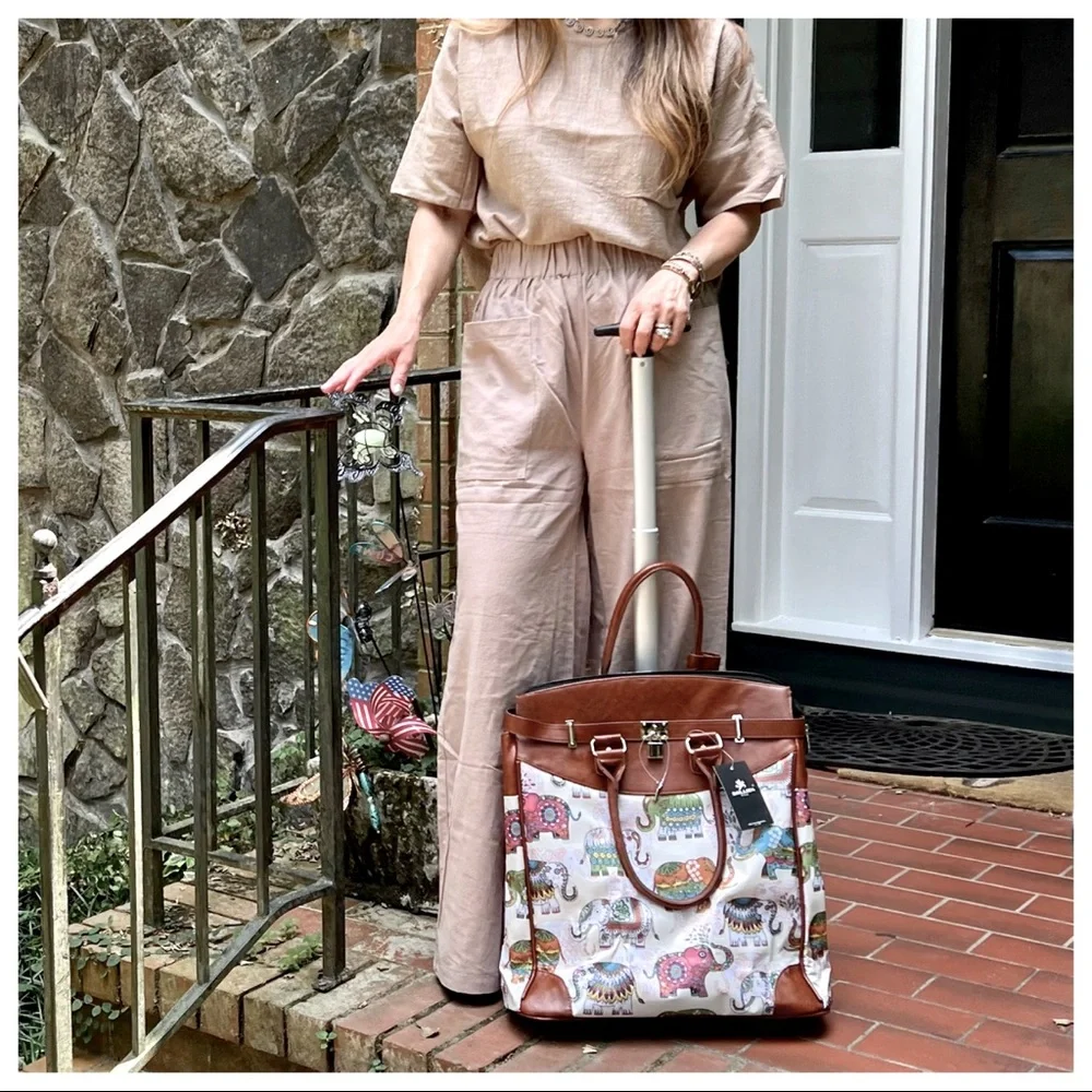 The Perfect Must Have Most Fabulous weekend Travel Rolling Bag - Picture 8 of 9